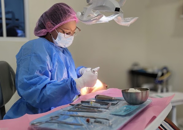 Área de esterilización con protocolos estrictos